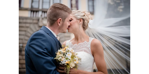 Hochzeitsfotos - Art des Shootings: Trash your Dress - Maria-Lanzendorf - Hochzeitsfotografin Viktoria Grötzl Photographie - Viktoria Grötzl Photographie