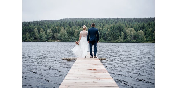 Hochzeitsfotos - Art des Shootings: Trash your Dress - Maria-Lanzendorf - Hochzeitsfotografin Viktoria Grötzl Photographie - Viktoria Grötzl Photographie