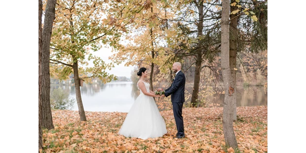 Hochzeitsfotos - Art des Shootings: Trash your Dress - Maria-Lanzendorf - Hochzeitsfotografin Viktoria Grötzl Photographie - Viktoria Grötzl Photographie