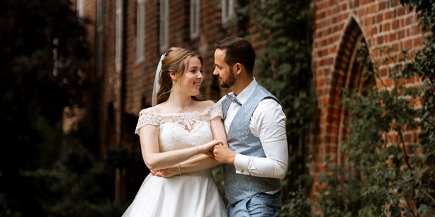 Hochzeitsfotos - Copyright und Rechte: Bilder auf Social Media erlaubt - Emsland, Mittelweser ... - Alex & Natalya Photography