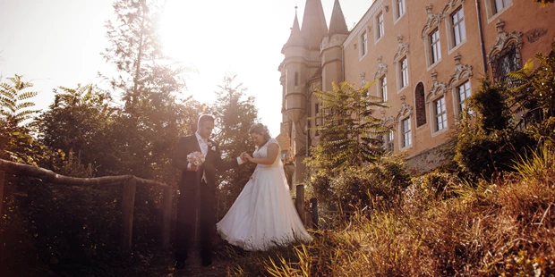 Hochzeitsfotos - Art des Shootings: Trash your Dress - Maria-Lanzendorf - Ella Börner