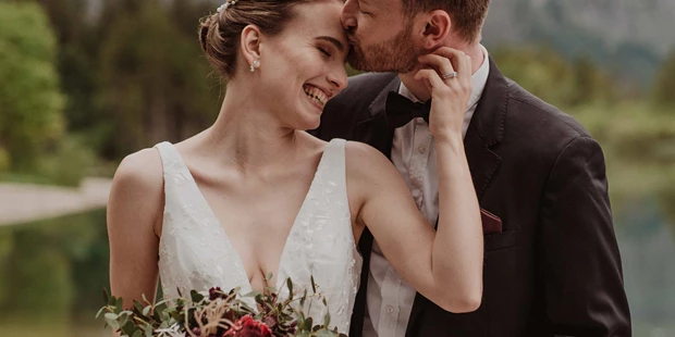 Hochzeitsfotos - Fotostudio - Wels (Wels) - Freie Trauung am Almsee in der Grünau, Oberösterreich. - VAU.EM Love Stories