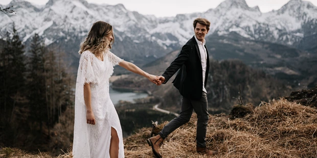 Hochzeitsfotos - Bezirk Grieskirchen - Hochzeitsshooting am Berg im Salzkammergut in Oberösterreich - Kosia Photography