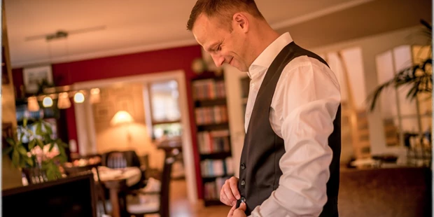 Hochzeitsfotos - Fotobox mit Zubehör - Sachsen-Anhalt Süd - Wedding Photographer from Dessau Wörlitz, Wife and Husband, Destination Elopement, Capturing Emotions worldwide - Susanne und Jens