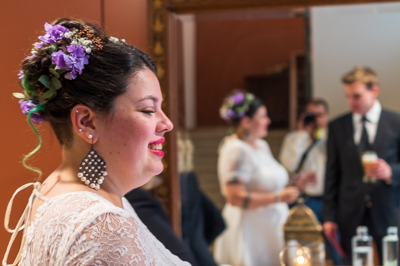 Hochzeitsfotograf: Auf Wunsch stellt sich der Fotograf auch mal ganz dezent ins Bild - Markus Eymann