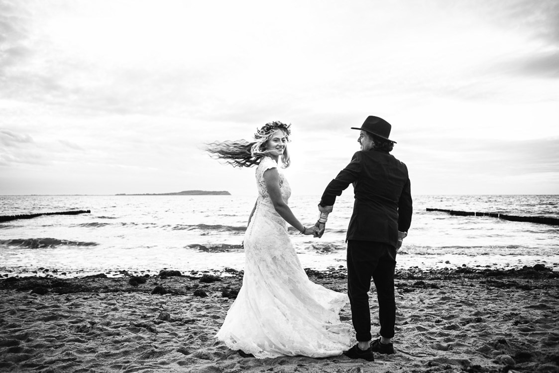 Hochzeitsfotograf: Strandhochzeit Hochzeitsfotografin Rügen - Maryl Hochzeitsfotografie