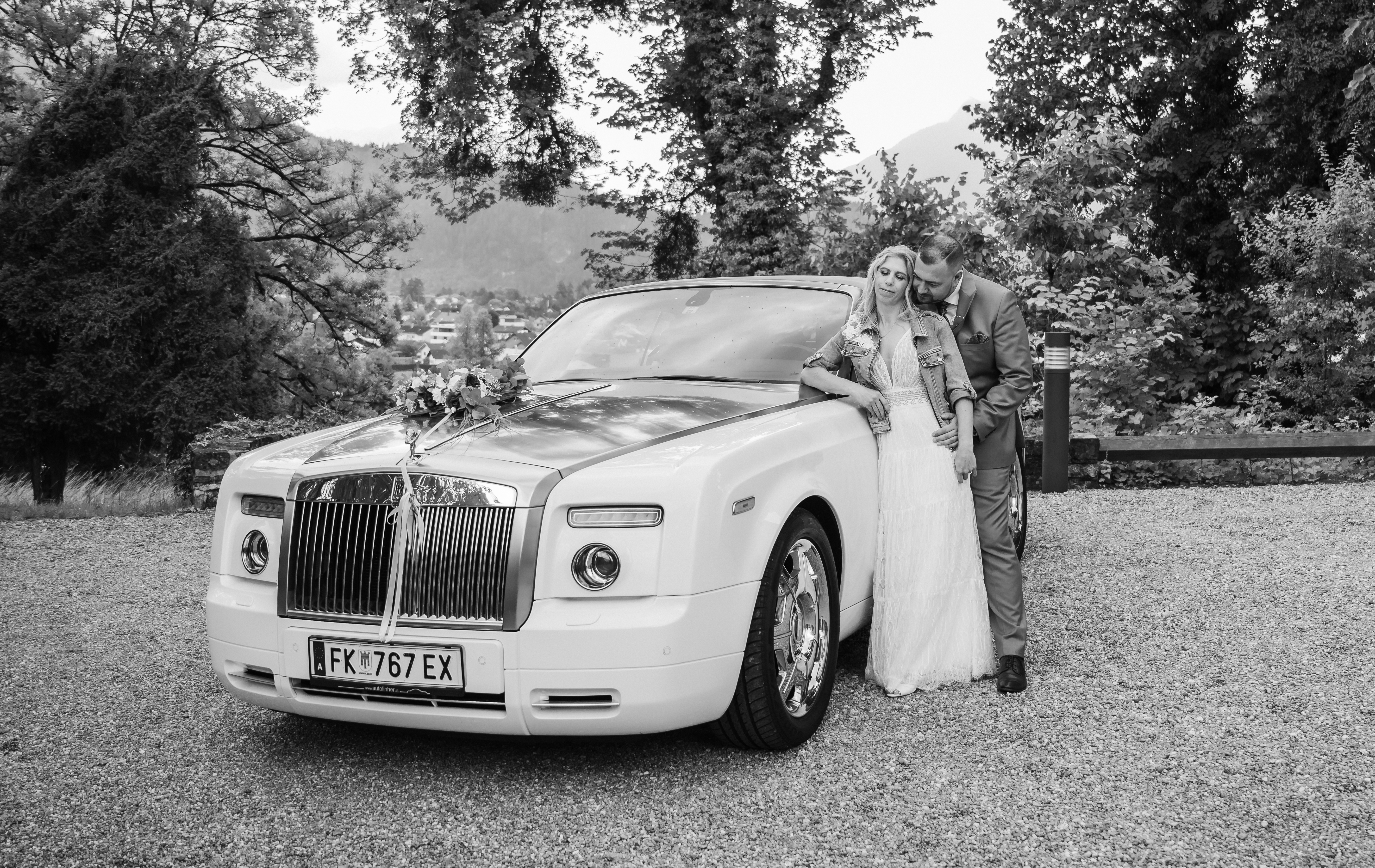 Hochzeitsfotograf: Brautpaarshooting mit Limousine. - Ruth Barthold 