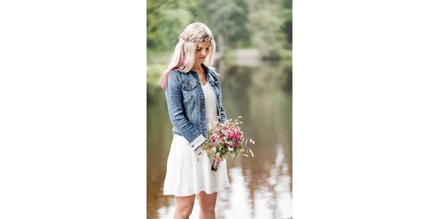 Hochzeitsfotos - Wildsteig - Dieses bezaubernde Paar durfte ich gleich mit der ganzen Familie bei einem After Wedding Shooting mit meiner Kamera festhalten. - Glücksbild Fotografie