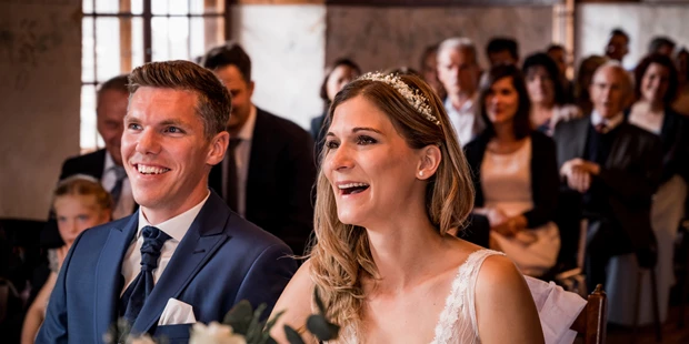 Hochzeitsfotos - Wildsteig - Bei einer wunderschönen Hochzeit im Jonas Schlössle durfte ich das Ehepaar Jäger begleiten. - Glücksbild Fotografie