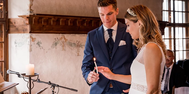 Hochzeitsfotos - Wildsteig - Bei einer wunderschönen Hochzeit im Jonas Schlössle durfte ich das Ehepaar Jäger begleiten. - Glücksbild Fotografie