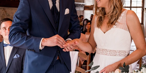 Hochzeitsfotos - Wildsteig - Bei einer wunderschönen Hochzeit im Jonas Schlössle durfte ich das Ehepaar Jäger begleiten. - Glücksbild Fotografie