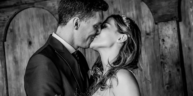 Hochzeitsfotos - Wildsteig - Bei einer wunderschönen Hochzeit im Jonas Schlössle durfte ich das Ehepaar Jäger begleiten. - Glücksbild Fotografie