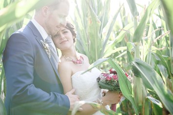 Hochzeitsfotograf: Emotionale Hochzeitsbilder in der Natur - Matthias Raith Hochzeitsfotograf