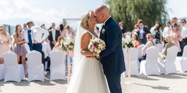 Hochzeitsfotos - Bezirk Klagenfurt - Hochzeit am Wörthersee
Freie Trauung am See - Lydia Jung Photography