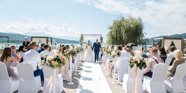 Hochzeitsfotos - Bezirk Klagenfurt - Freie Trauung am See
Pörtschach am Wörthersee - Lydia Jung Photography