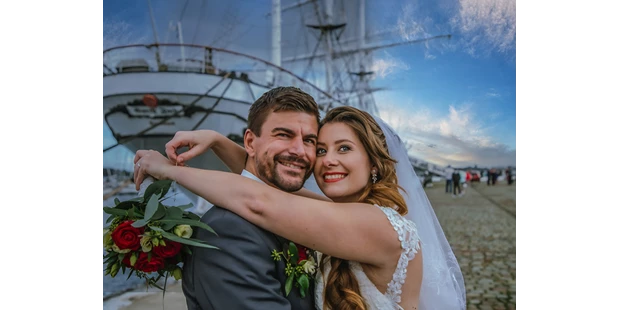 Hochzeitsfotos - Fotobox mit Zubehör - Wietze - Hochzeitsfotograf Stralsund, Fotograf gesucht, günstiger Hochzeitsfotograf, Hochzeitsfotograf gesucht, Standesamt Stralsund, Gorch Fock1 - Hochzeitsfotograf Karl-Heinz Fischer