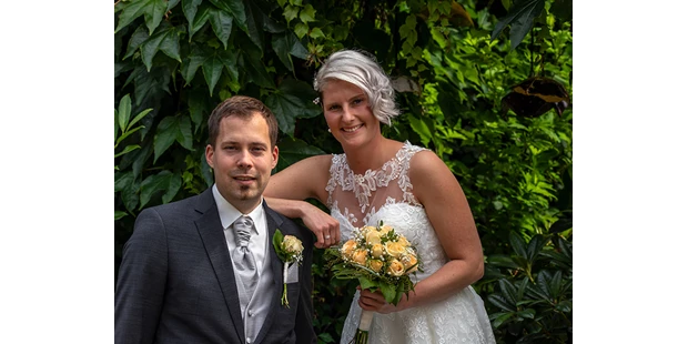 Hochzeitsfotos - Fotobox mit Zubehör - Wietze - Fotograf Stralsund, Fotograf Hochzeit, Fotograf gesucht, günstiger Hochzeitsfotograf  - Hochzeitsfotograf Karl-Heinz Fischer