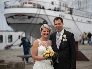 Hochzeitsfotograf: 1. Fotograf Stralsund, Fotograf Hochzeit, Fotograf gesucht, günstiger Hochzeitsfotograf Standesamt Stralsund, ehemaliges Segelschulschiff Gorch Fock 1 - Hochzeitsfotograf Karl-Heinz Fischer