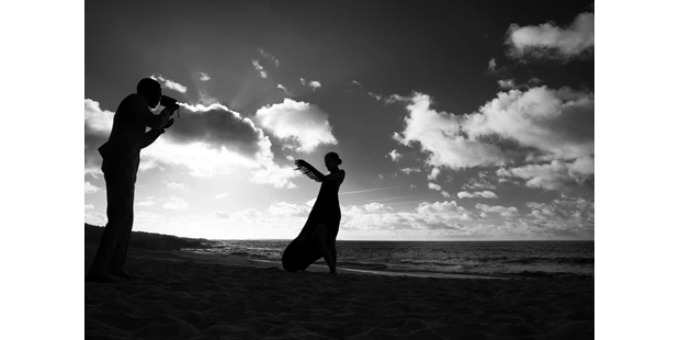 Hochzeitsfotos - Art des Shootings: Trash your Dress - Maria-Lanzendorf - Susana & Ronald - Shot with love - Hochzeitsfotografie