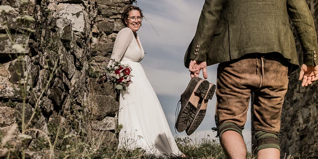 Hochzeitsfotos - Art des Shootings: Trash your Dress - Maria-Lanzendorf - Tina Vega-Wilson