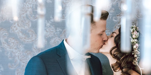 Hochzeitsfotos - Art des Shootings: Trash your Dress - Maria-Lanzendorf - Bild Macherei