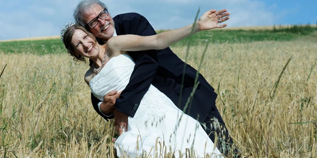 Hochzeitsfotos - Fotostudio - Bern-Stadt - Fotoshootings bei mir machen richtig Spaß und das sieht man auch. - Verena Wehrle