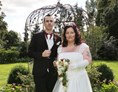 Hochzeitsfotograf: Brautpaarshooting in einem Gartenkaffee bei Twistringen im Kreis Diepholz - WB Fotografie Wilh.Bormann