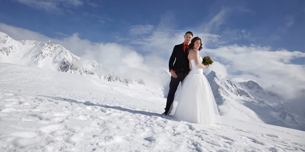 Hochzeitsfotos - Art des Shootings: Trash your Dress - Maria-Lanzendorf - Hochzeit L + A | Hohe Mut Alm, Tirol | www.c-g.wedding - C&G Wedding - Elopement und Hochzeits Fotografie