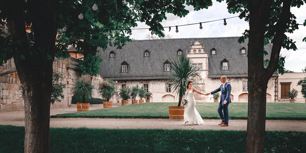 Hochzeitsfotos - Naumburg (Burgenlandkreis) - Hochzeitpaar in Rudolstadt,
Parkshooting, Paarshooting
 - bilderdiesprechen.de