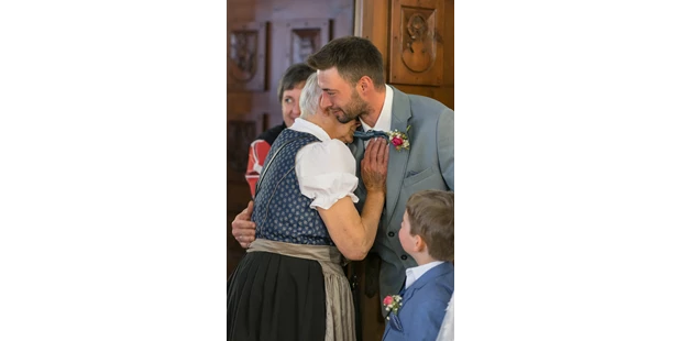 Hochzeitsfotos - Art des Shootings: Hochzeits Shooting - Augsburg - Ein sehr emotionaler Moment! - Sabrina Hohn
