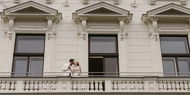 Hochzeitsfotos - Art des Shootings: Trash your Dress - Maria-Lanzendorf - Wien Hotel Hochzeit - Sandy Alonso Photography