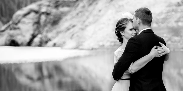 Hochzeitsfotos - Art des Shootings: Trash your Dress - Maria-Lanzendorf - Ideal Foto