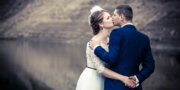 Hochzeitsfotos - Art des Shootings: Trash your Dress - Maria-Lanzendorf - Ideal Foto