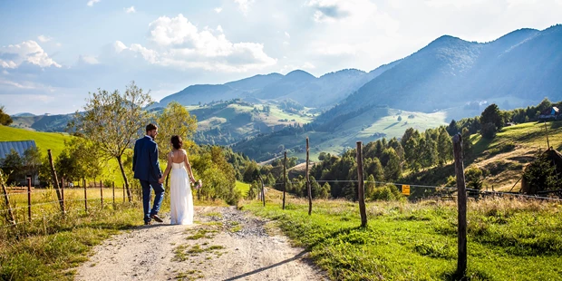 Hochzeitsfotos - Art des Shootings: Trash your Dress - Maria-Lanzendorf - Ideal Foto