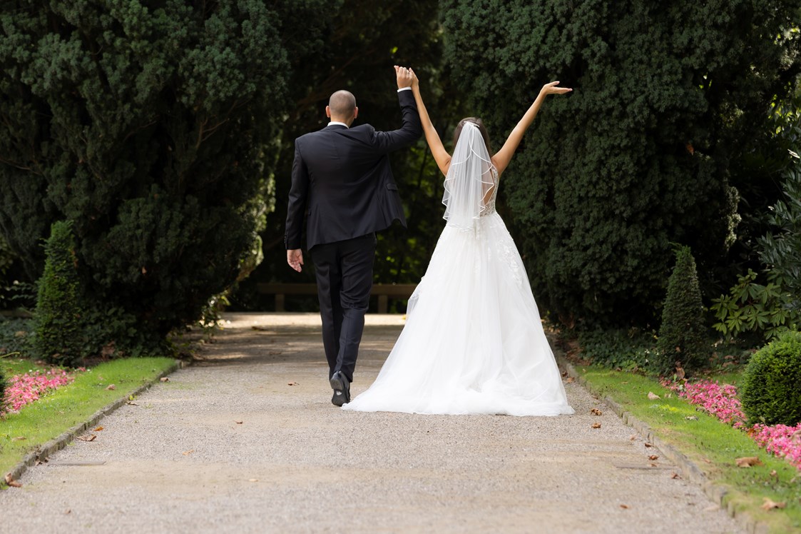 Hochzeitsfotograf: After Wedding Shooting im Park - Hochzeitsfotografen NRW