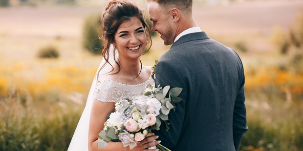 Hochzeitsfotos - Copyright und Rechte: Bilder auf Social Media erlaubt - Schwäbische Alb - SiMeos - authentische Hochzeitsfotografie