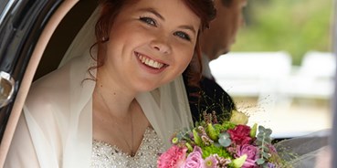 Hochzeitsfotos - Thüringen - Ankunft der Braut vor der Trauung  - ST.ERN Photography