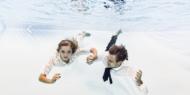 Hochzeitsfotos - Fotostudio - Naumburg (Burgenlandkreis) - Unterwasserhochzeit - ST.ERN Photography