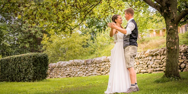 Hochzeitsfotos - Art des Shootings: Trash your Dress - Maria-Lanzendorf - Trachtenhochzeit - Elisabeth Eder