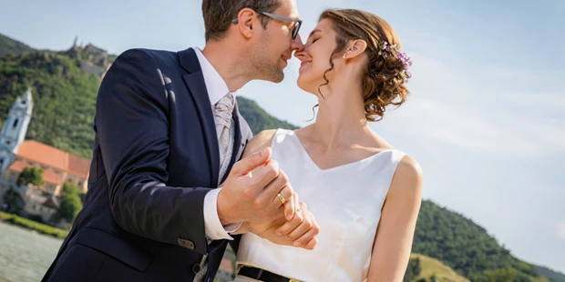 Hochzeitsfotos - Art des Shootings: Trash your Dress - Maria-Lanzendorf - Hochzeitsfotos aus Dürnstein - Elisabeth Eder