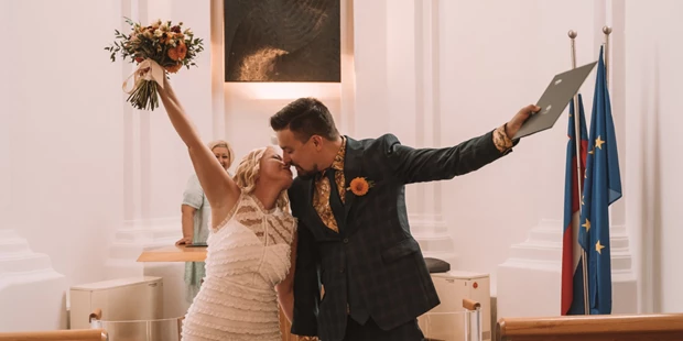 Hochzeitsfotos - Art des Shootings: Trash your Dress - Maria-Lanzendorf - Hochzeitsfotograf Graz Wien - Hochzeifotograf N&T