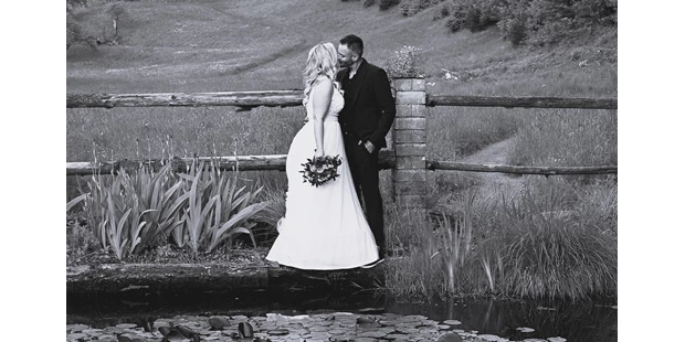Hochzeitsfotos - Art des Shootings: Trash your Dress - Maria-Lanzendorf - Hochzeitsfotograf Graz Wien - Hochzeifotograf N&T
