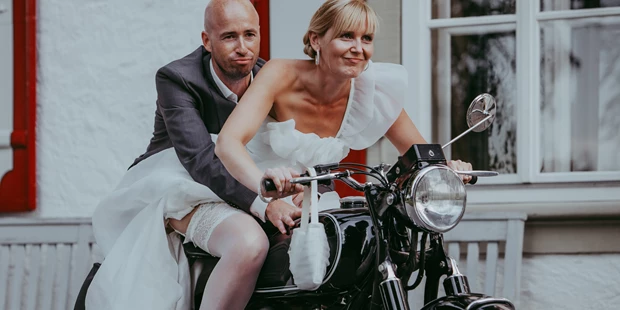 Hochzeitsfotos - Art des Shootings: Trash your Dress - Maria-Lanzendorf - Wedding-Fotografen