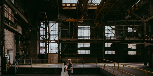 Hochzeitsfotos - Art des Shootings: Trash your Dress - Maria-Lanzendorf - Wedding-Fotografen