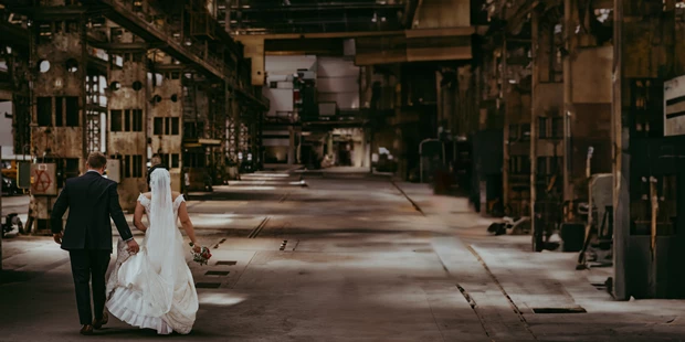Hochzeitsfotos - Art des Shootings: Trash your Dress - Maria-Lanzendorf - Wedding-Fotografen