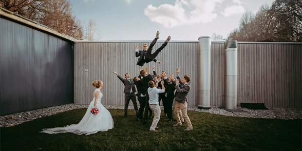 Hochzeitsfotos - Art des Shootings: Trash your Dress - Maria-Lanzendorf - Wedding-Fotografen