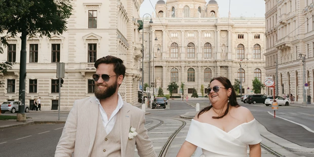 Hochzeitsfotos - Art des Shootings: Trash your Dress - Maria-Lanzendorf - Dani Haupt Hochzeitsfotografie Wien