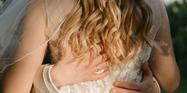 Hochzeitsfotos - Art des Shootings: Trash your Dress - Maria-Lanzendorf - Dani Haupt Hochzeitsfotografie Wien