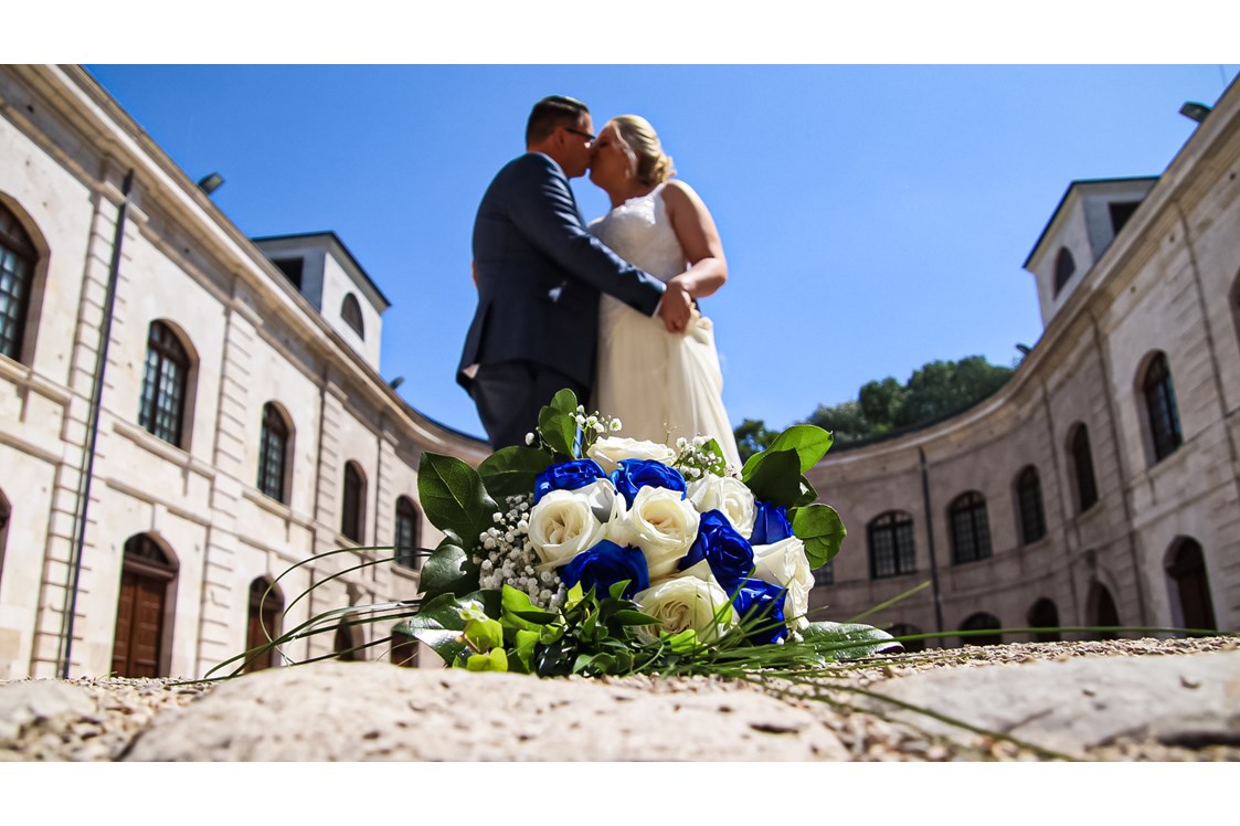 Hochzeitsfotograf: Kissing bride - Tanja Wolf Fotografie