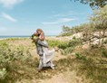 Hochzeitsfotograf: Strandhochzeit an der Ostsee - Viktoria Zehbe